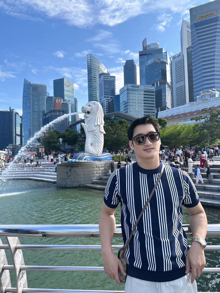 Anh thường xuyên xuất hiện trong các bộ phim truyền hình phía Bắc. Ngọc Quỳnh được nhiều khán giả khen ngợi về diễn xuất với vai Thái trong bộ phim Hoa hồng trên ngực trái. Ảnh: FB Nguyễn Quỳnh