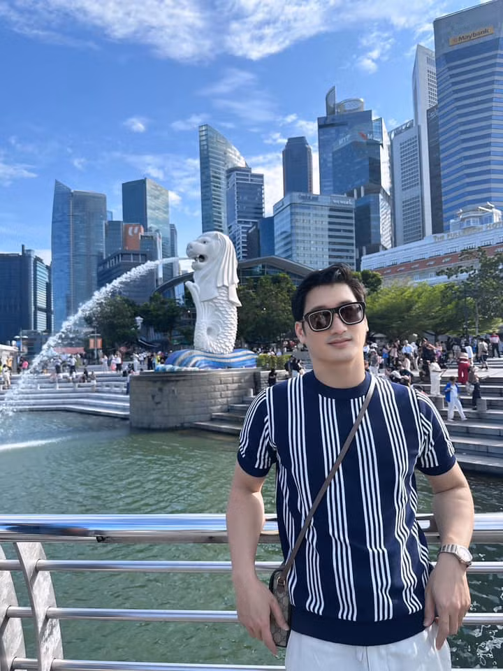 Anh thường xuyên xuất hiện trong các bộ phim truyền hình phía Bắc. Ngọc Quỳnh được nhiều khán giả khen ngợi về diễn xuất với vai Thái trong bộ phim Hoa hồng trên ngực trái. Ảnh: FB Nguyễn Quỳnh