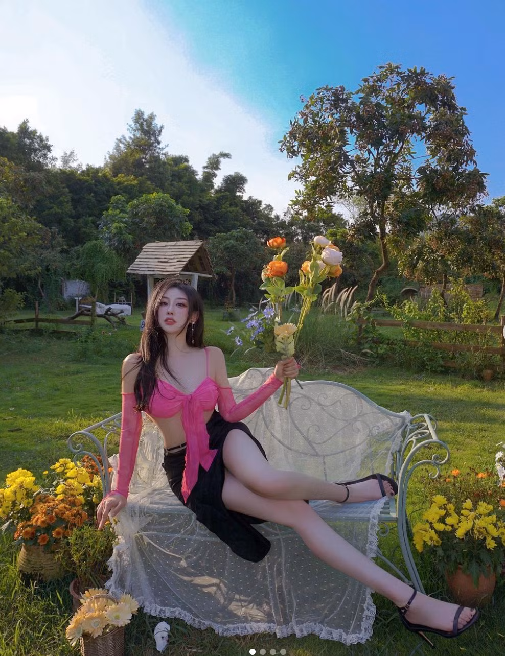 Những bức ảnh của cô cũng có hàng ngàn lượt yêu thích mỗi khi đăng tải. Ảnh: IG hotdogemi