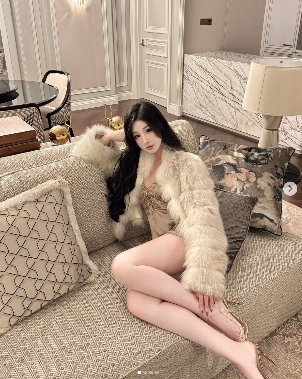 Mặc dù giữ kín danh tính, hot girl Trung Quốc này vẫn trở thành hiện tượng mạng xã hội. Ảnh: IG hotdogemi