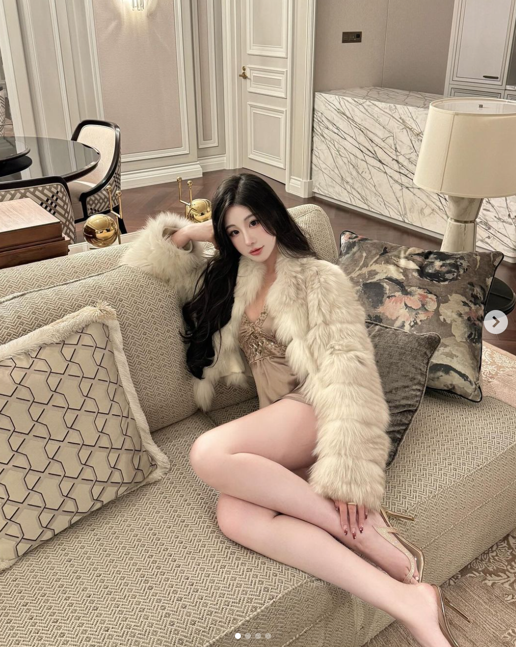 Mặc dù giữ kín danh tính, hot girl Trung Quốc này vẫn trở thành hiện tượng mạng xã hội. Ảnh: IG hotdogemi