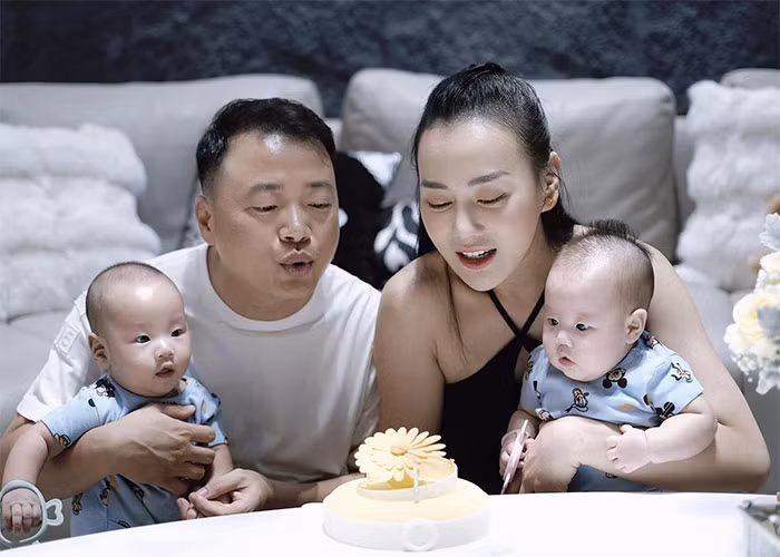 Không lộng lẫy như đi dự sự kiện, khi ở nhà nữ diễn viên "Hương vị tình thân" vẫn rất xinh đẹp và quyến rũ. (Ảnh: FB Phương Oanh)