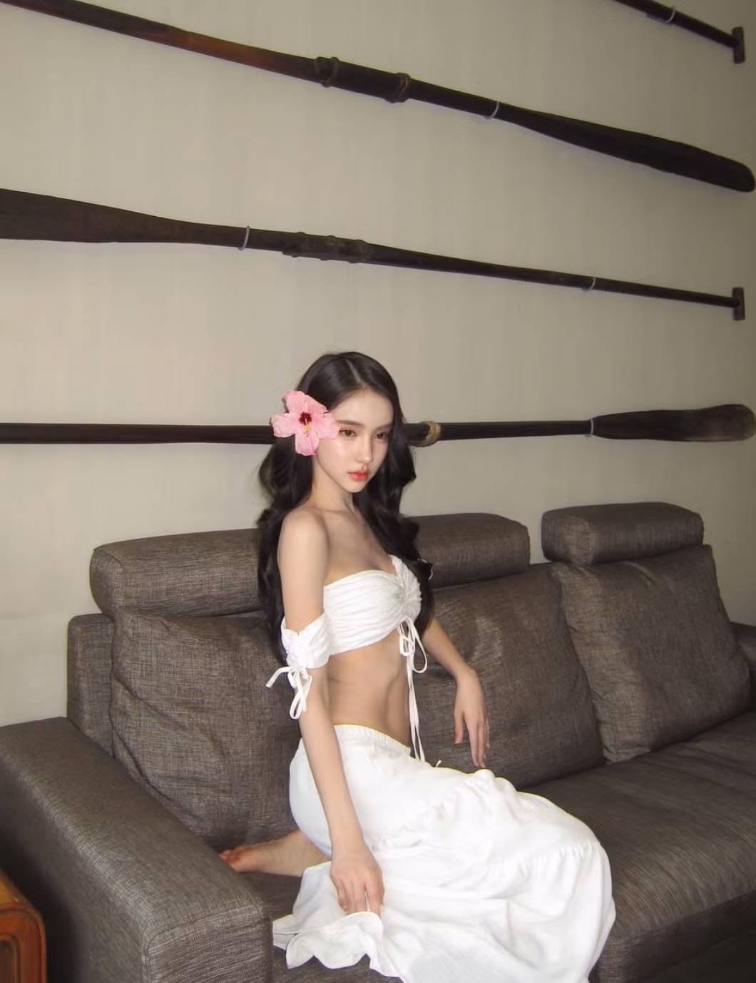 Cô được nhiều người hâm mộ gọi với danh xưng "thiên thần chuyển giới" của xứ Chùa Vàng. Ảnh: IG yoshirinrada