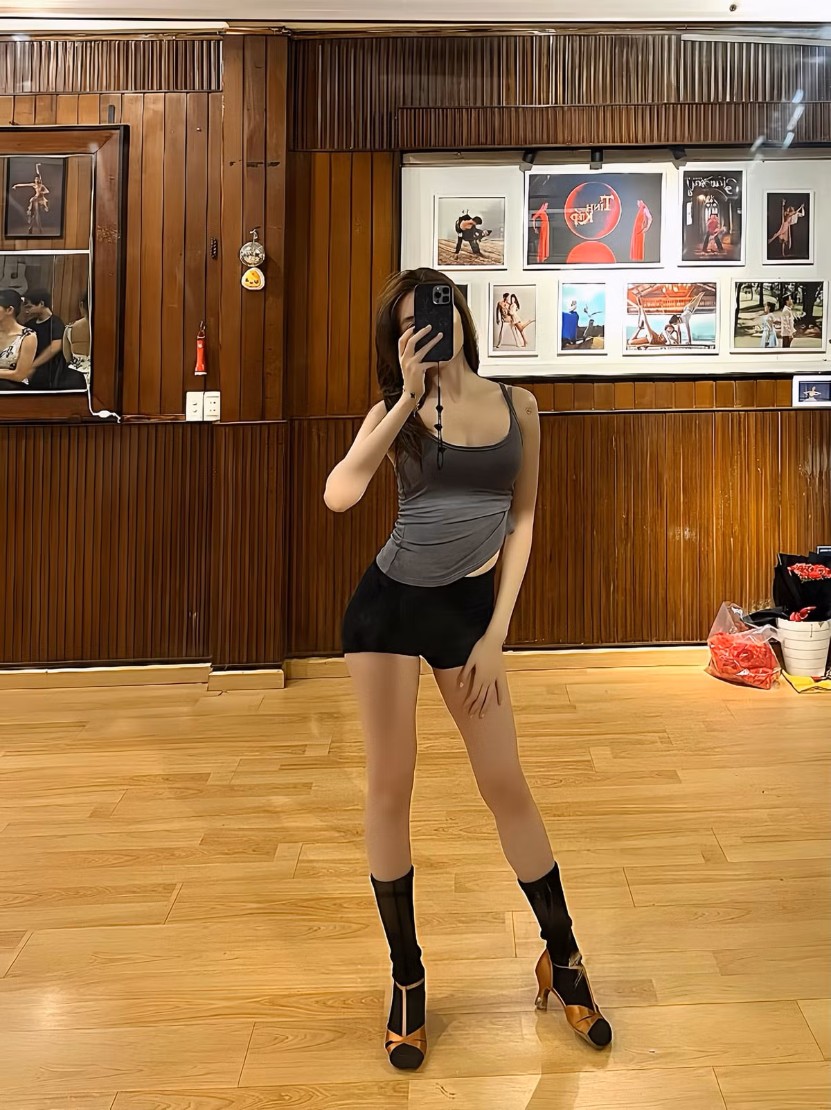 Nữ ca sĩ không ngừng tập luyện mỗi ngày để duy trì sắc vóc nóng bỏng.