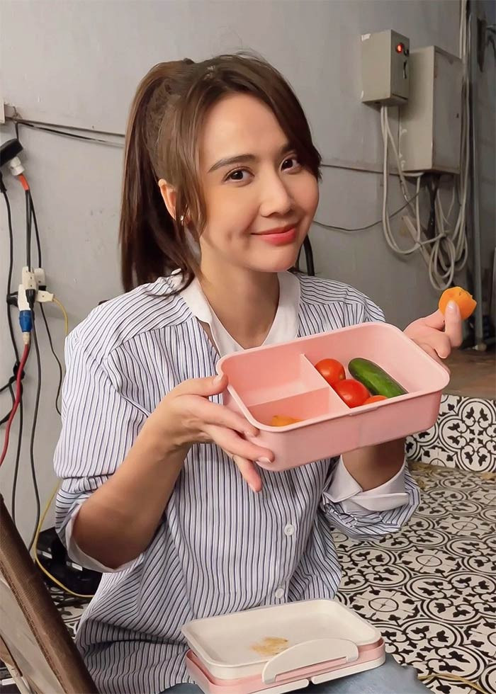 Để vào vai Dương trong "Chúng ta của 8 năm sau", Huyền Lizzie đã áp dụng chế độ ăn kiêng nghiêm ngặt và giảm 3kg.