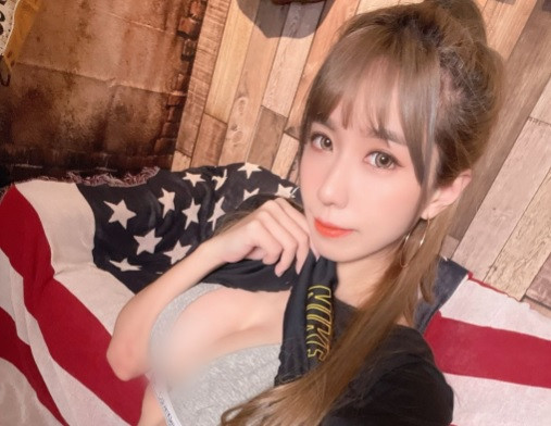 Tuy nhiên, cũng có không ít ý kiến trái chiều cho rằng phong cách ăn mặc của Trương Vũ Đình quá phản cảm.