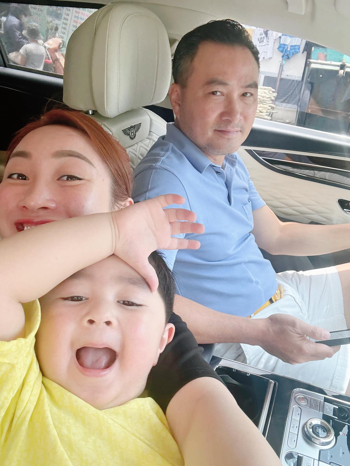 Gia đình diễn viên Chi Bảo đi chơi ngày cuối tuần. Ảnh: FB Lý Thuỳ Chang