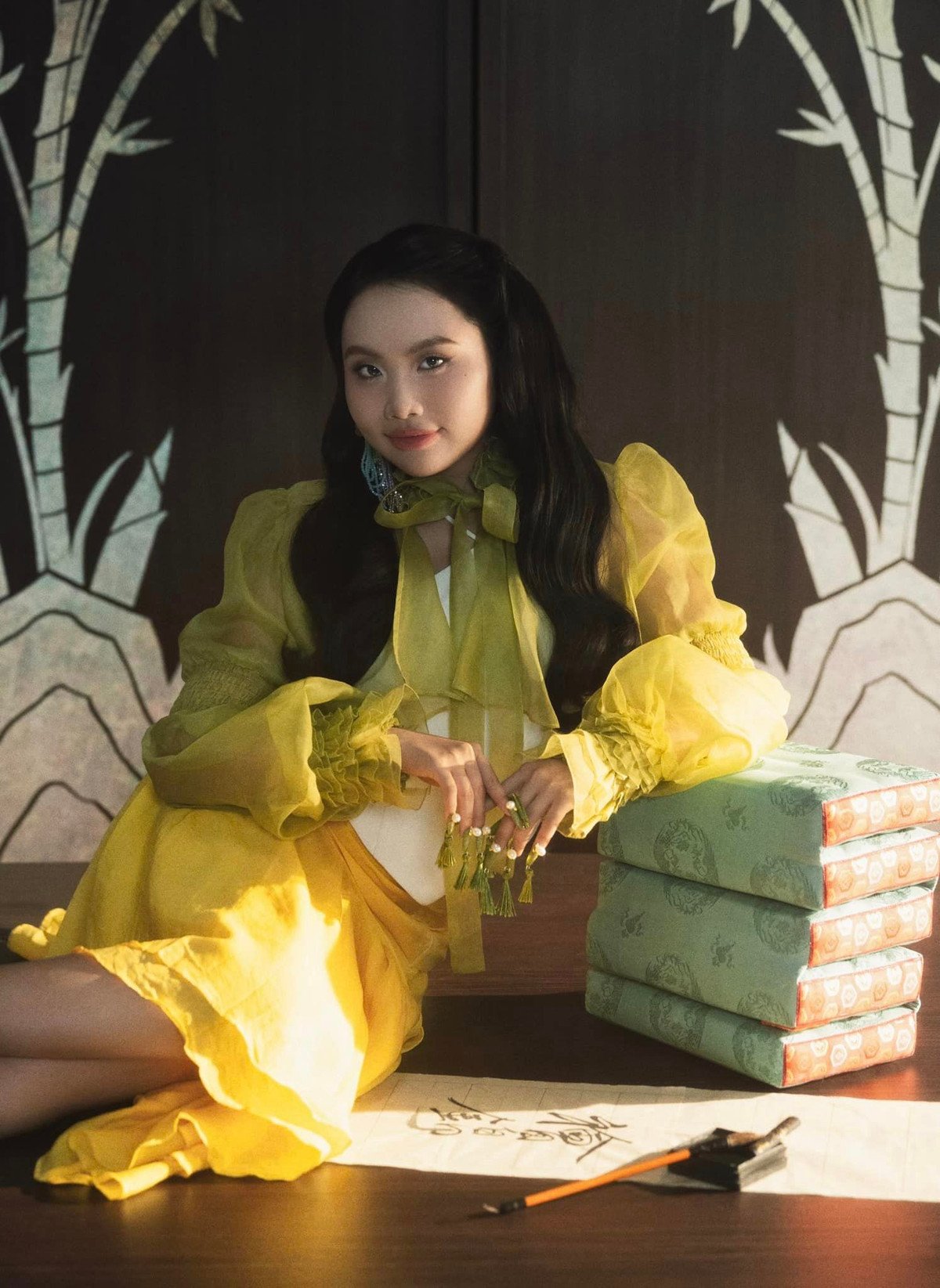 Ở tuổi 20, không chỉ bỏ túi cho mình nhiều dự án âm nhạc thành công, ca sĩ Phương Mỹ Chi còn trở thành gương mặt có mức cát-sê đáng ao ước ở trong nước và hải ngoại. Ảnh: FB Phương Mỹ Chi