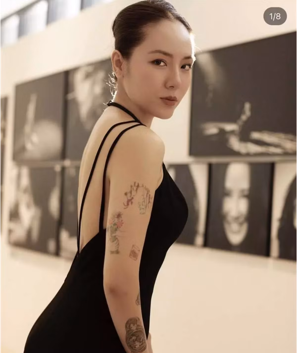 Hình xăm như những điểm nhấn đắt giá tăng thêm sức hút về mặt ngoại hình cho nữ ca sĩ.