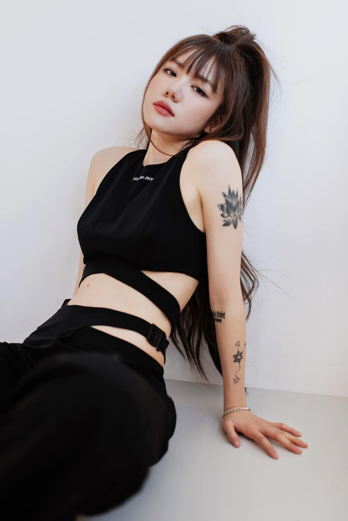 Vẻ đẹp cá tính và ngọt ngào của Phương Ly làm bao người mê đắm.