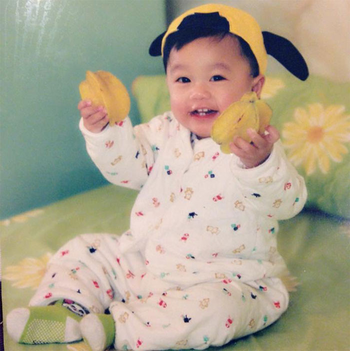 Long Vũ có tên thật mật ở nhà là Nhím. Lúc nhỏ Long Vũ có nét giống mẹ nhưng càng lớn cậu được cho là càng giống bố. (Ảnh: FB Nguyễn Vũ)