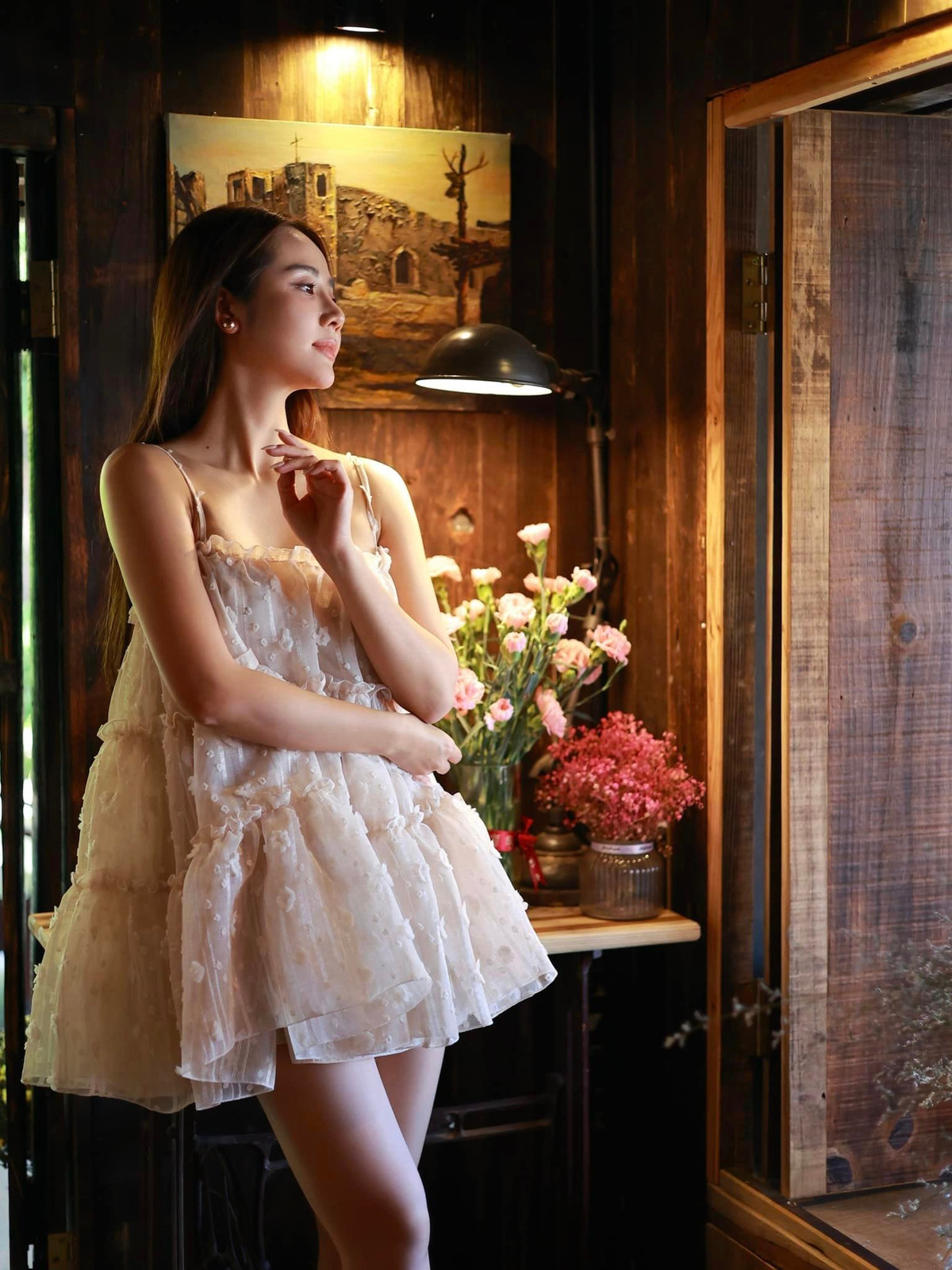 Sau ly hôn, Huyền Lizzie dần thay đổi phong cách thời trang theo hướng thanh lịch, quyến rũ hơn.