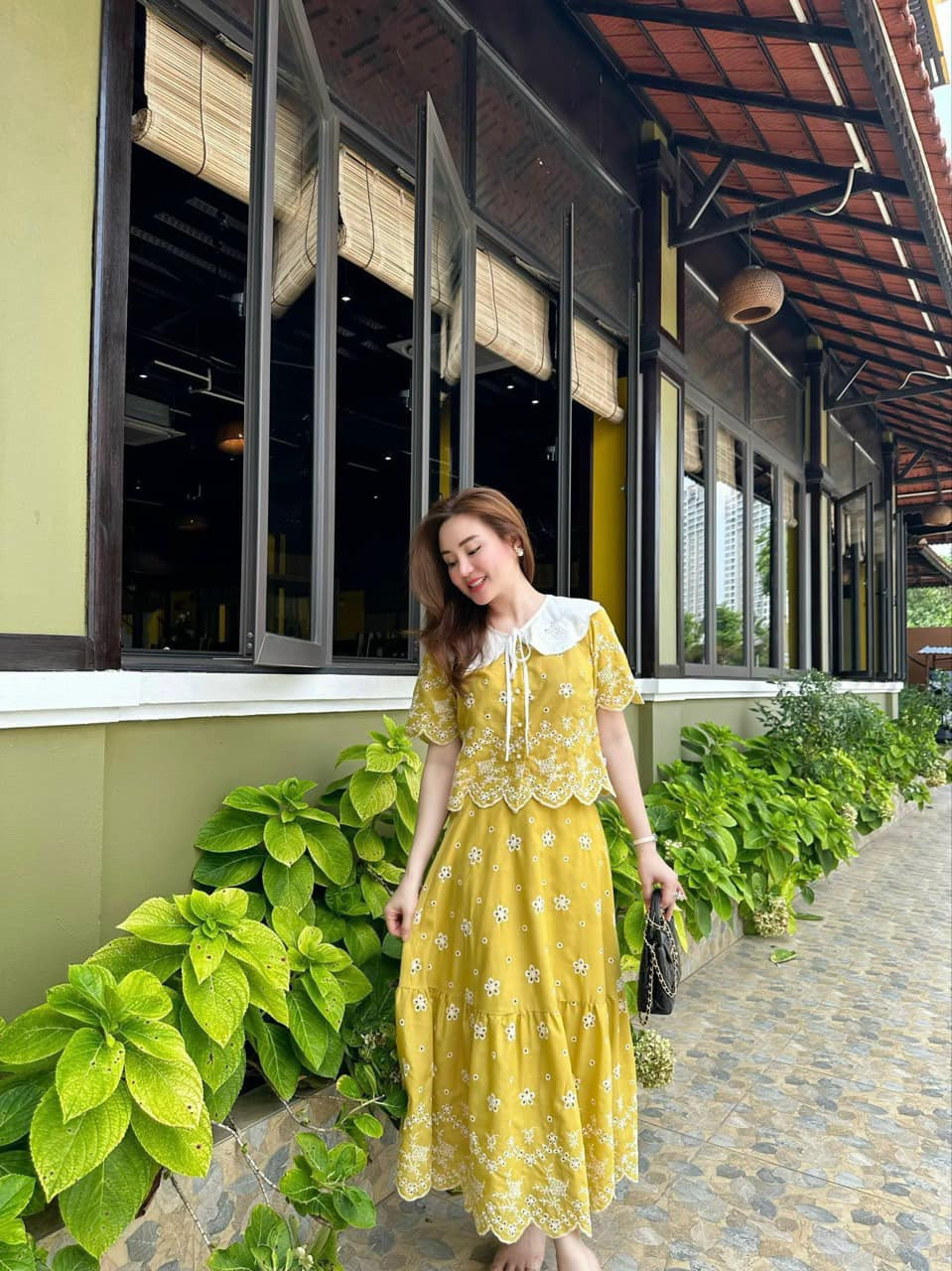 Đại gia Nguyễn Phương Hằng đã dùng nhiều lời lẽ gay gắt để nói về nữ ca sĩ và các scandal trong quá khứ của cô. Ảnh: FB Nguyễn Vy Oanh