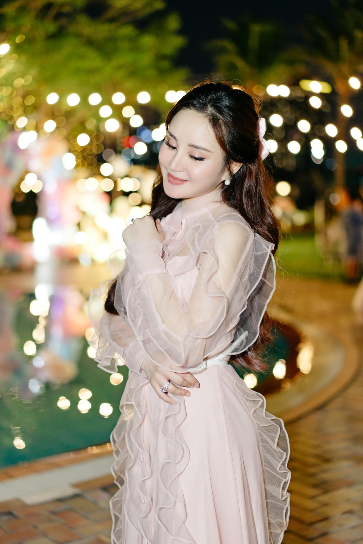 Cô tập trung vào cuộc sống riêng, dành thời gian cho gia đình và những người thân yêu. Ảnh: FB Nguyễn Vy Oanh