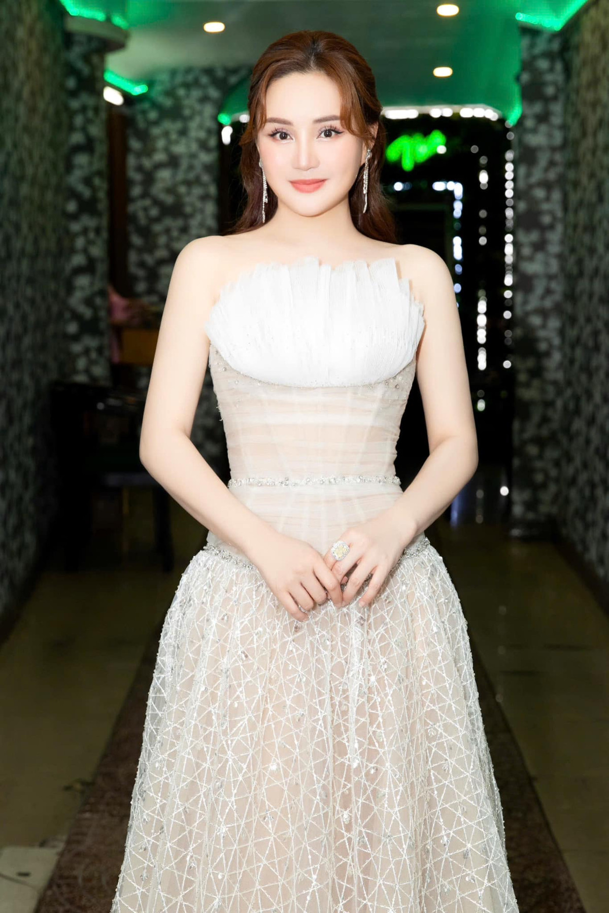 Nữ ca sĩ cũng hạn chế xuất hiện trước công chúng và các hoạt động nghệ thuật. Ảnh: FB Nguyễn Vy Oanh