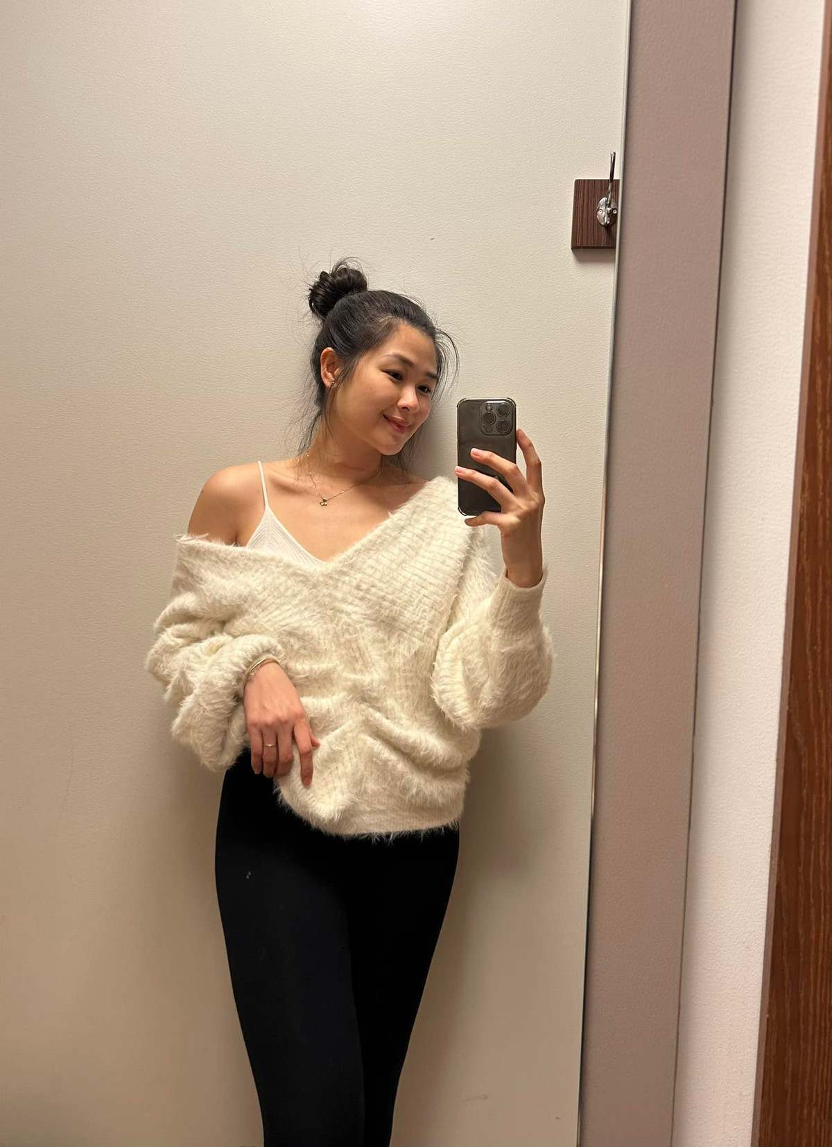 Mạc Anh Thư còn từng giành giải Á hậu 1 - Hoa hậu miền Hậu Giang 2017, Hoa khôi Thời trang Toàn quốc 2008... Ảnh: FBNV