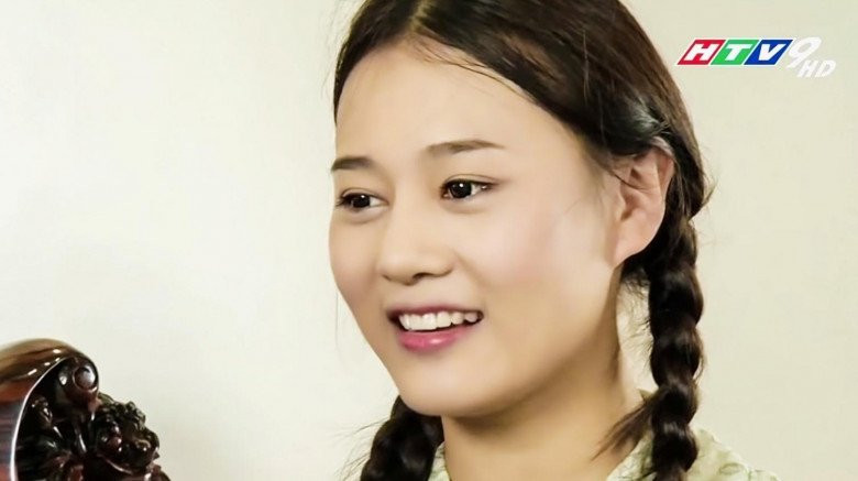 Vẻ đẹp ngọt ngào của bà xã shark Bình thuở mới bước chân sang nghề diễn và hiện tại khác nhau rất nhiều. Ảnh: FB Vũ Trụ Phim Việt