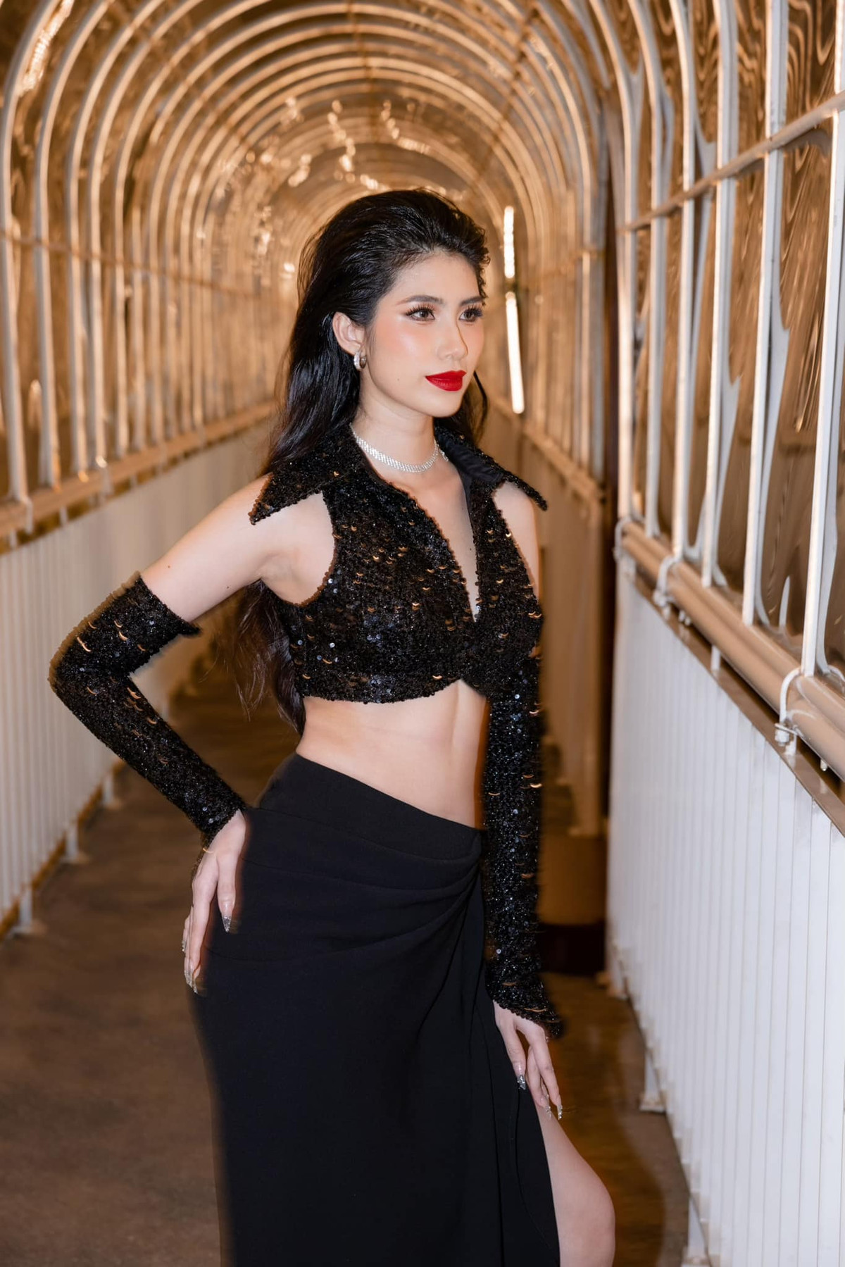 Kiều Nhung đang theo học thạc sĩ. Băn khoăn lớn nhất của người đẹp quê Trà Vinh tại đấu trường nhan sắc này là sợ lịch trình cuộc thi trùng với lịch học.