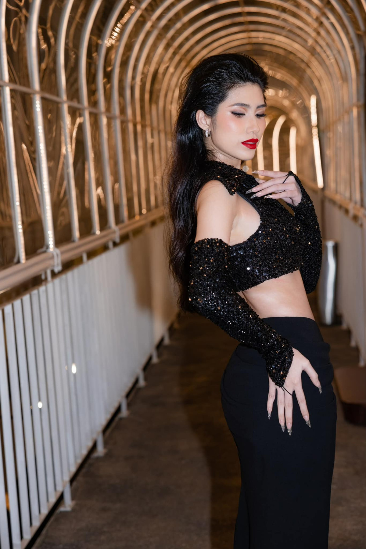 Cô nàng sở hữu vốn kiến thức phong phú và khả năng giao tiếp lưu loát.