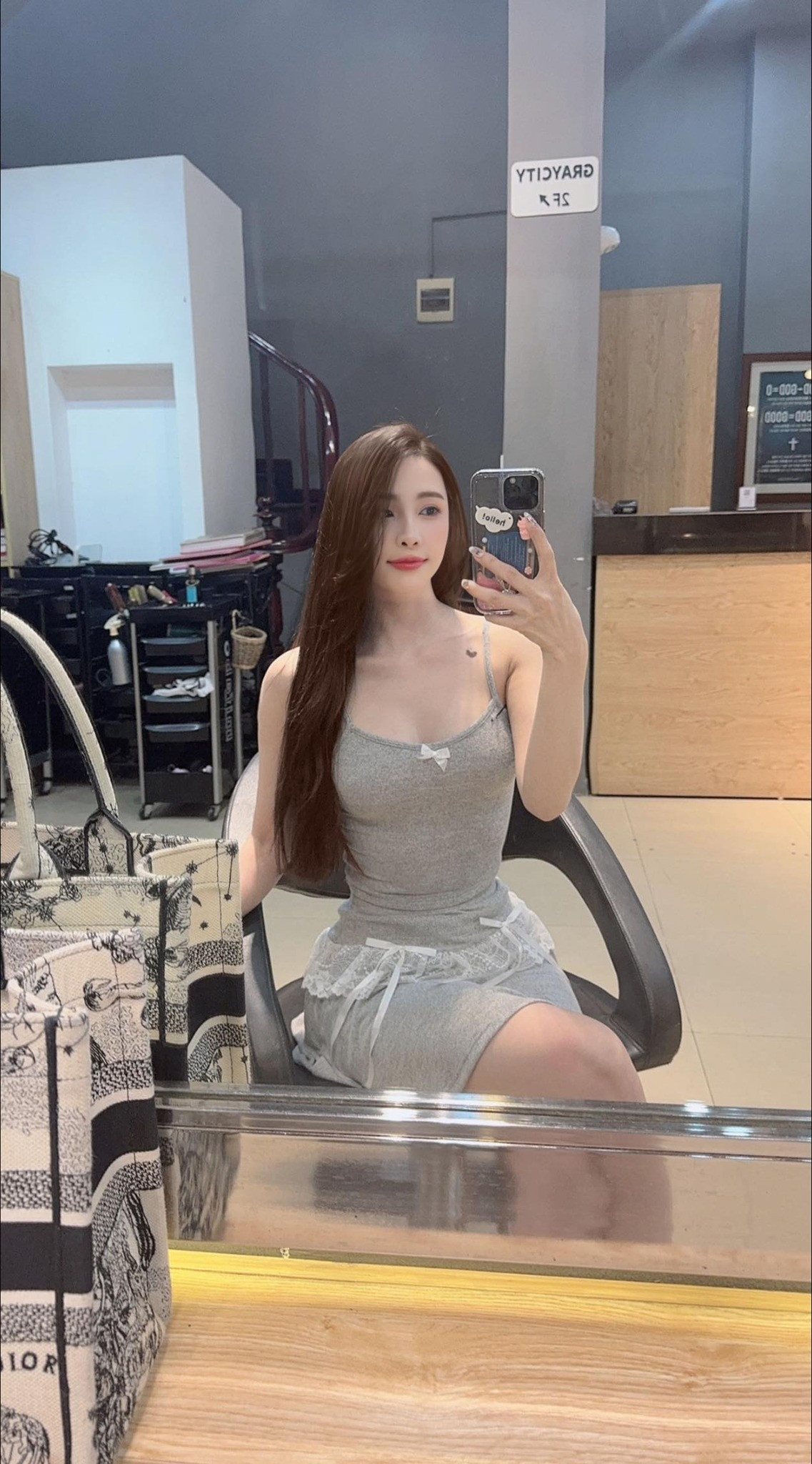 Diễn viên Quỳnh Nga khoe "giao diện" mới. Ảnh: FB Phạm Quỳnh Nga