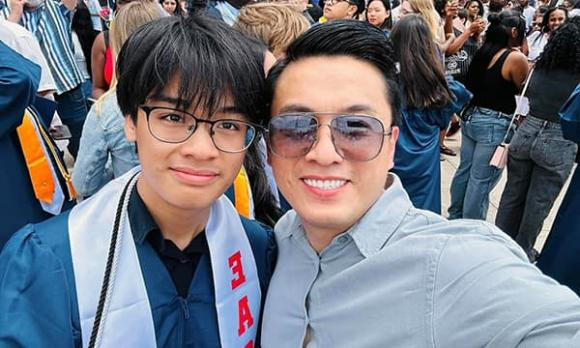 Lam Trường bày tỏ xúc động khi dự lễ tốt nghiệp trung học của con trai.