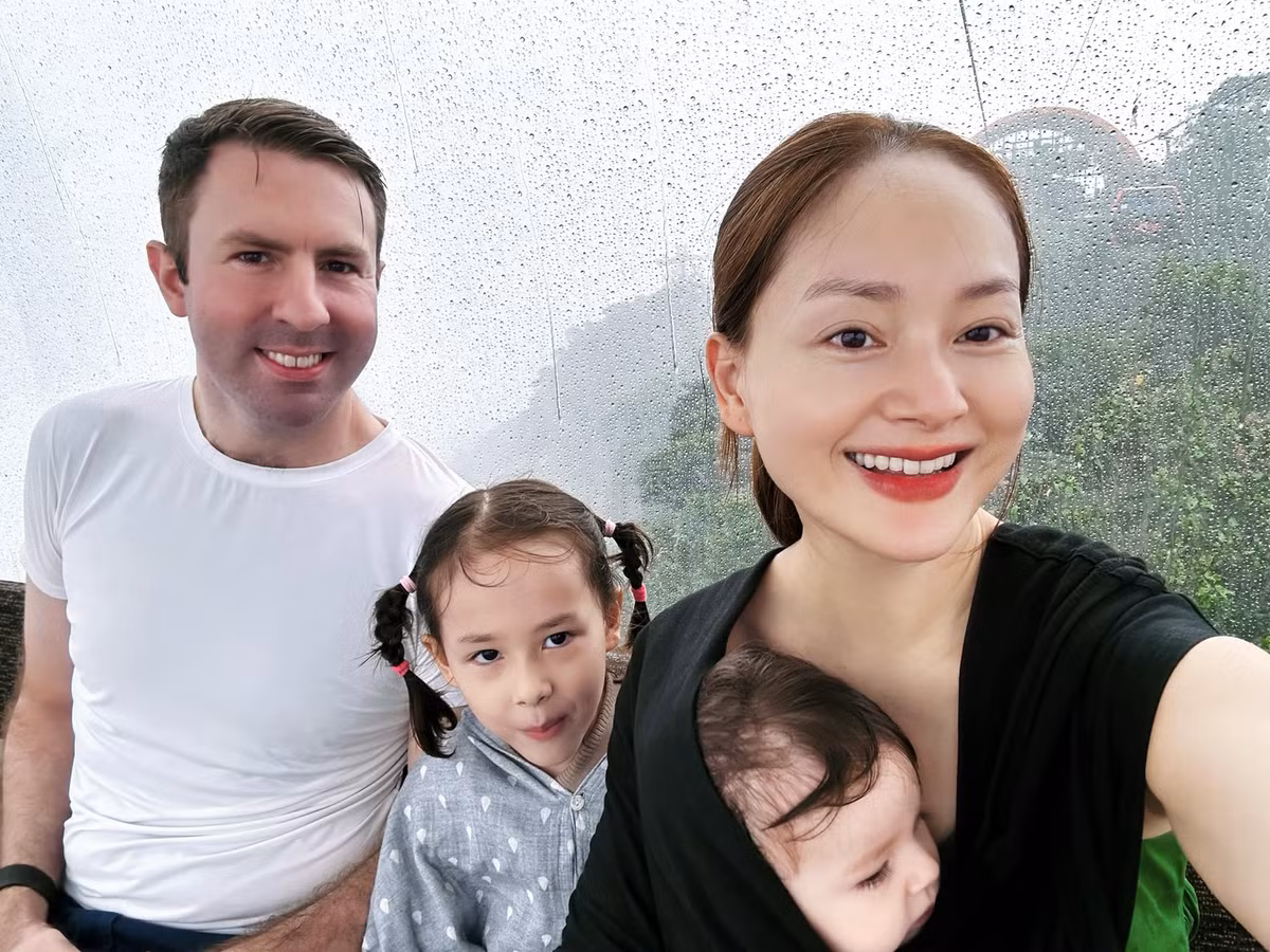 Gia đình diễn viên Lan Phương cùng nhau check in Đà Nẵng. Ảnh: FB Lan Phuong Nguyen