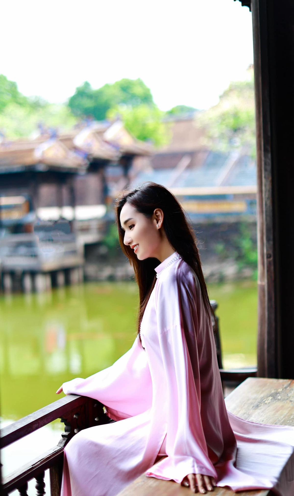 Lã Thanh Huyền chia sẻ: "Tâm tư chẳng vướng muộn phiền. Nơi mùa an trú giọt thiền trong veo. Chào tháng mới an lành…". Ảnh: FB Lã Thanh Huyền