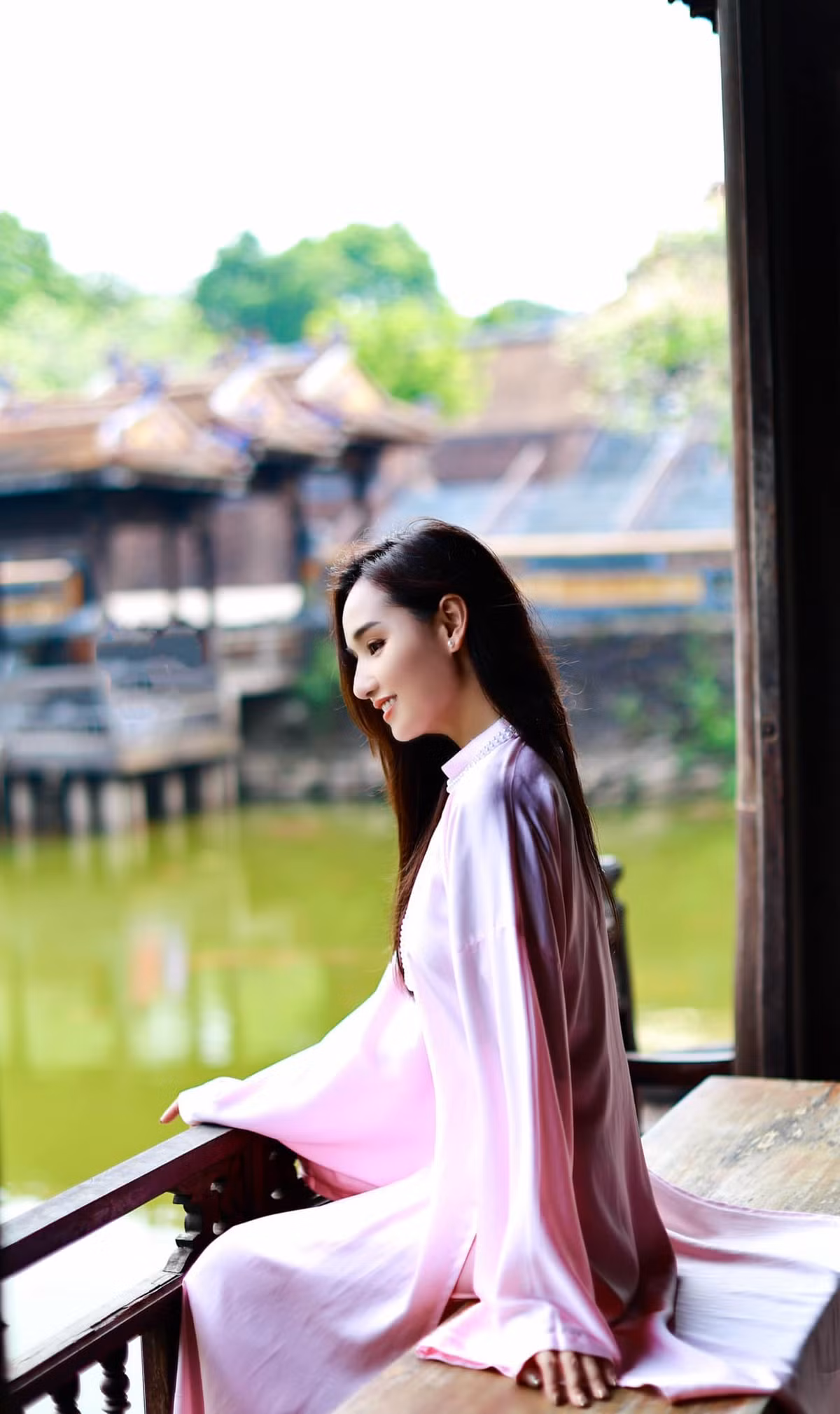 Lã Thanh Huyền chia sẻ: "Tâm tư chẳng vướng muộn phiền. Nơi mùa an trú giọt thiền trong veo. Chào tháng mới an lành…". Ảnh: FB Lã Thanh Huyền