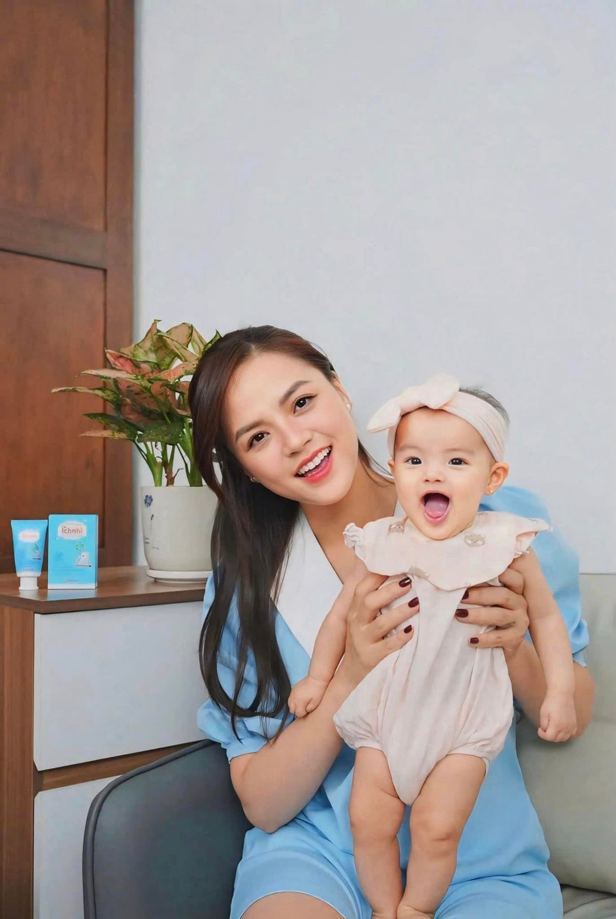 Thu Quỳnh khoe hình ảnh mới nhất của con gái nhỏ. Ảnh: FB Nguyễn Thu Quỳnh