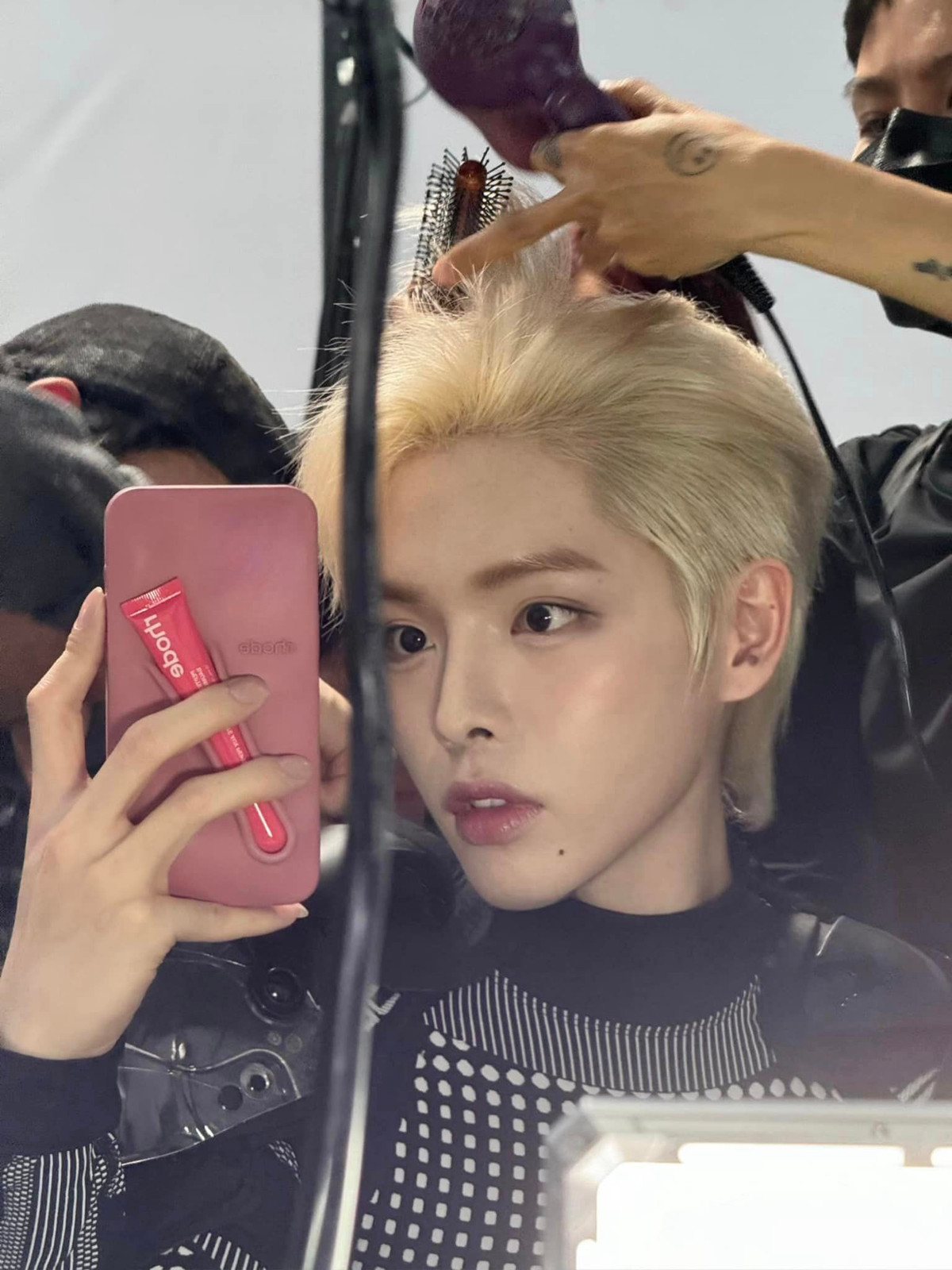 Đức Phúc "xả" ảnh hậu trường. Ảnh: FB Đức Phúc