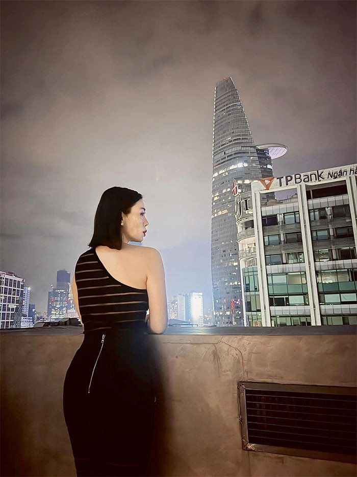 Lệ Quyên cao 1m63, cân nặng luôn duy trì khoảng 45 - 46 kg, số đo ba vòng 86 - 58 - 91 cm. (Ảnh: FB Lệ Quyên)