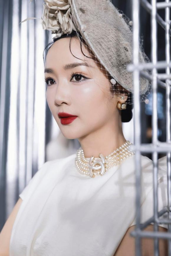 Giáng My lên đồ sang chảnh.