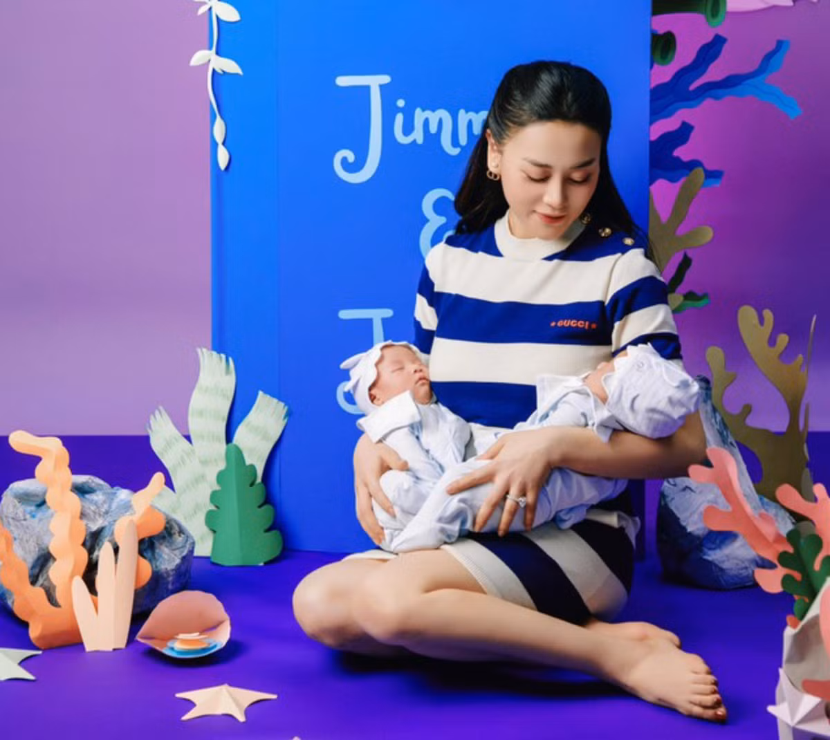 Khoe ảnh cùng cặp sinh đôi, nhan sắc "mẹ bỉm" Phương Oanh trở thành chủ đề được quan tâm.