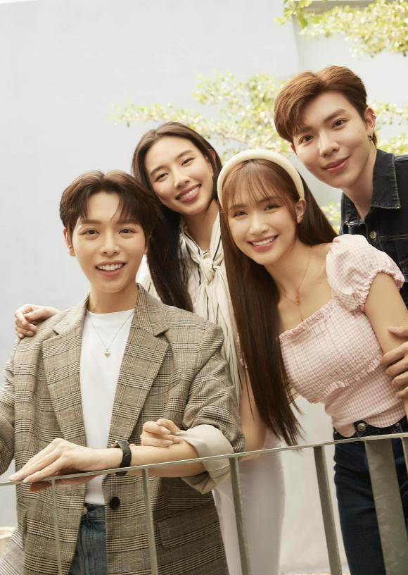 "Cám ơn anh chị em của em vì đã trở thành 1 phần đặc biệt của Ngày đầu sau chia tay", Đức Phúc mời bạn thân tham gia đóng MV. Ảnh: FBNV