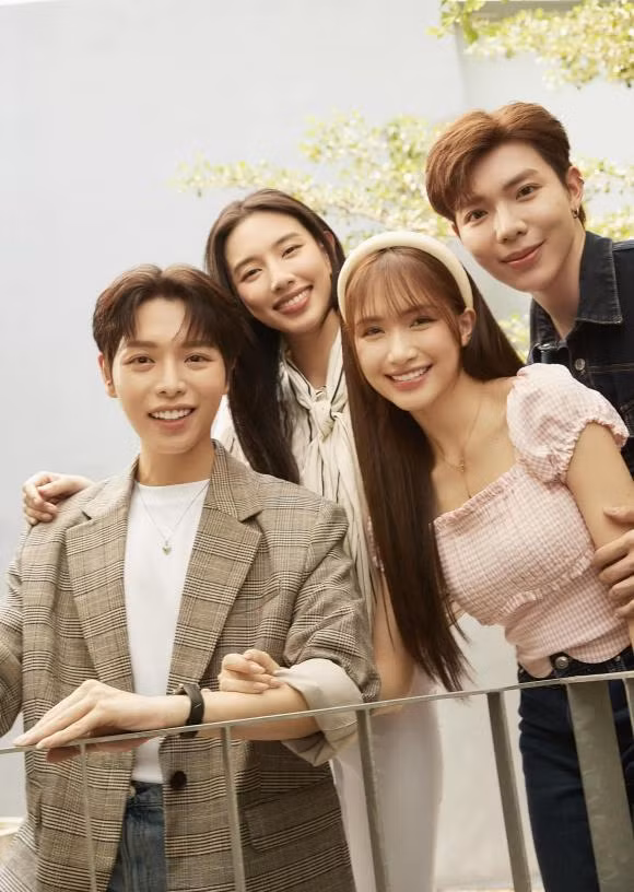 "Cám ơn anh chị em của em vì đã trở thành 1 phần đặc biệt của Ngày đầu sau chia tay", Đức Phúc mời bạn thân tham gia đóng MV. Ảnh: FBNV