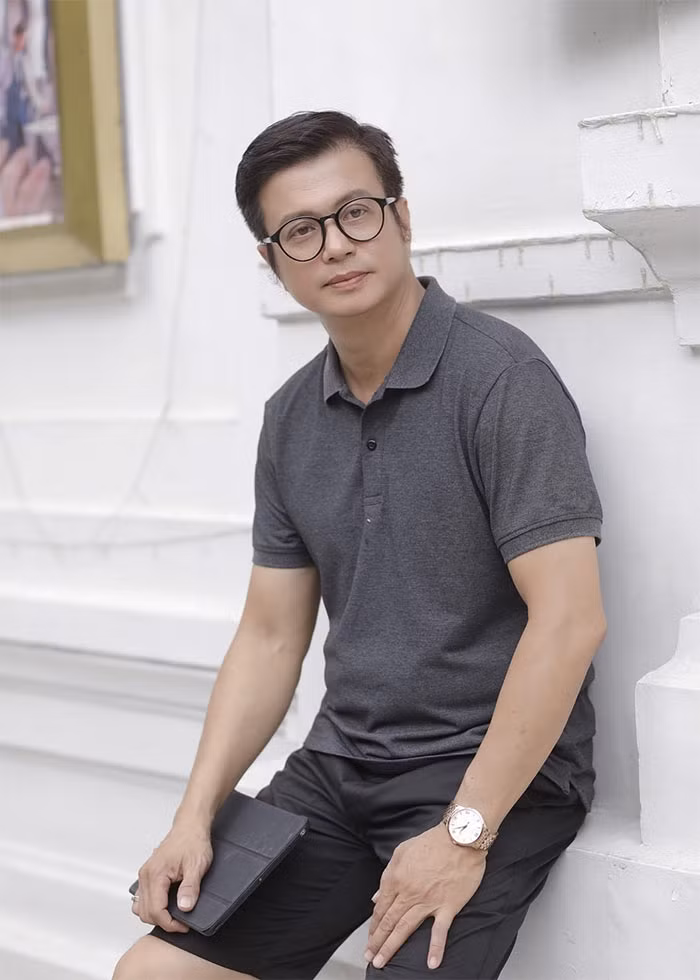 Ở tuổi 50, Bá Anh được nhiều người khen là phong độ, trẻ hơn tuổi.