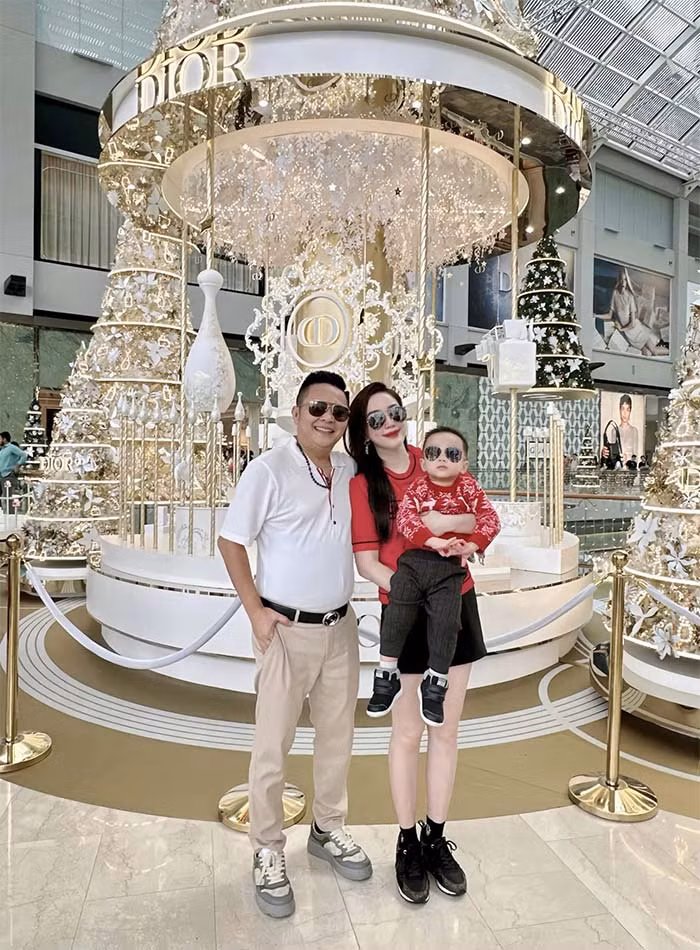 Sau khi sinh con trai vào năm 2021, thời gian gần đây, Bảo Thy dần trở lại với showbiz, nhưng cô cho biết mình vẫn ưu tiên gia đình và con trai hơn. (Ảnh: FB Bảo Thy)