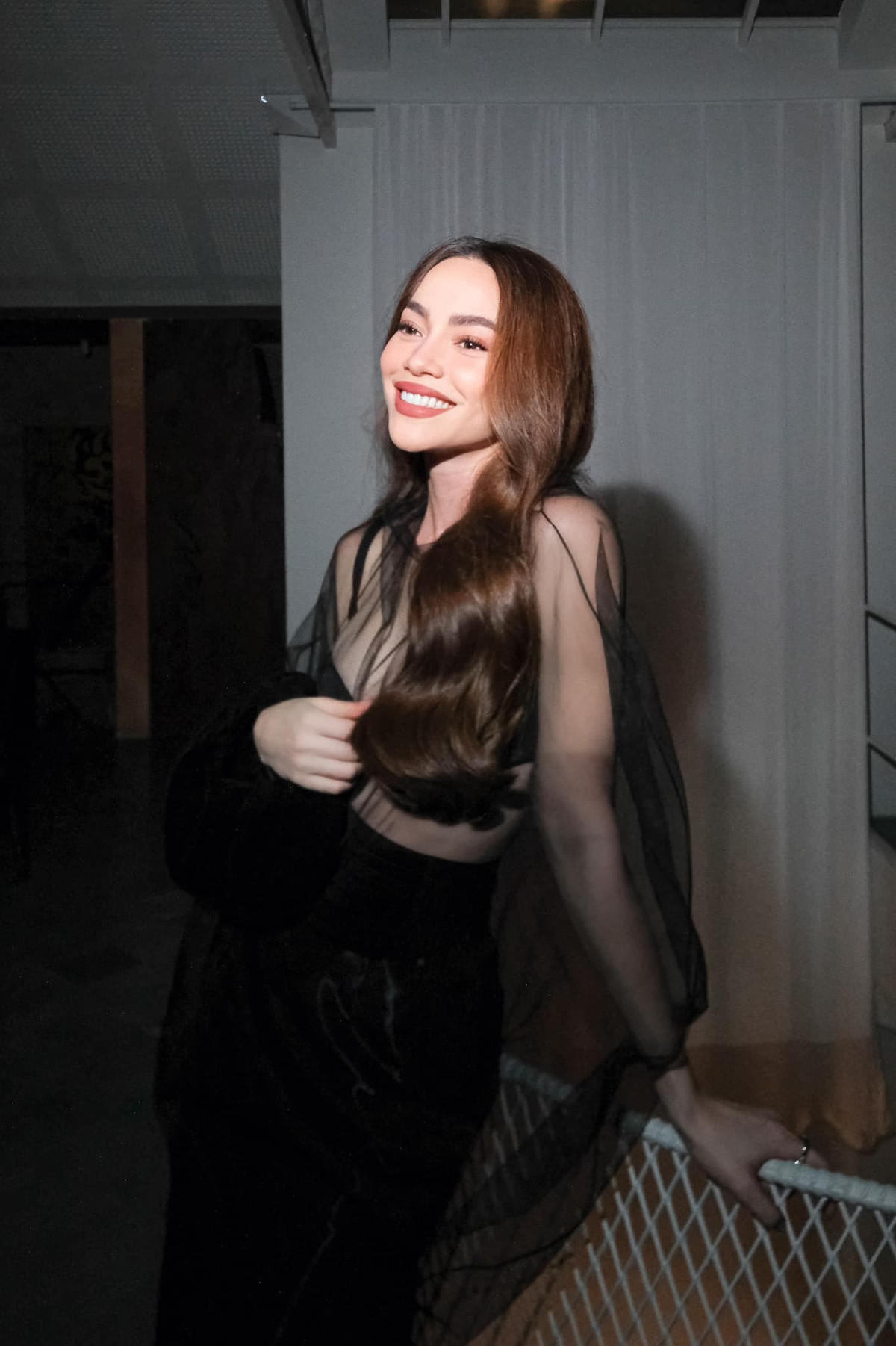 Hồ Ngọc Hà mặc xuyên thấu lộ nội y tới dự một bữa tiệc. Ảnh: FB Ho Ngoc Ha