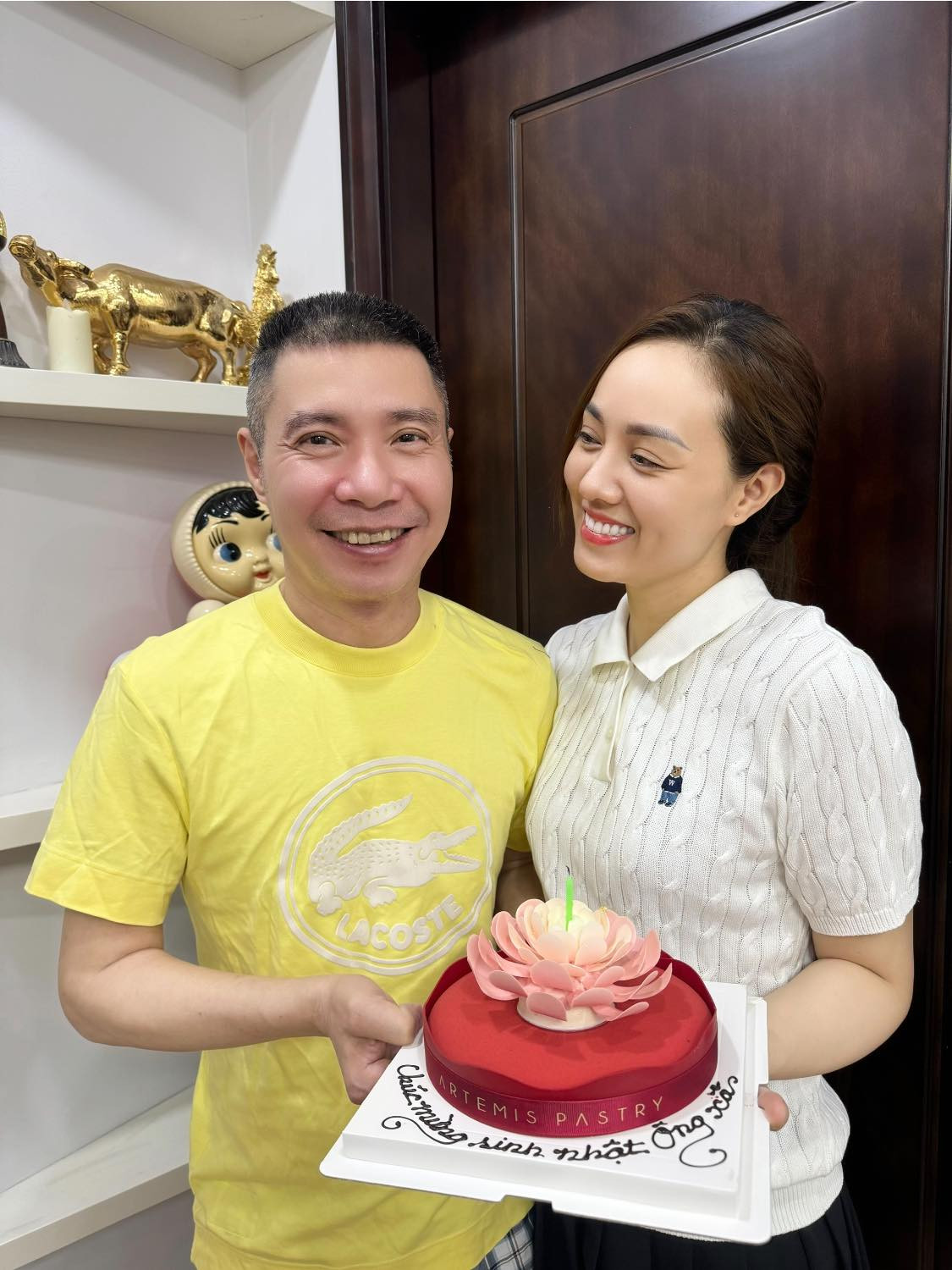 NSND Công Lý đón tuổi mới bên vợ kém tuổi. Ảnh: FB Ngọc Hà Lê