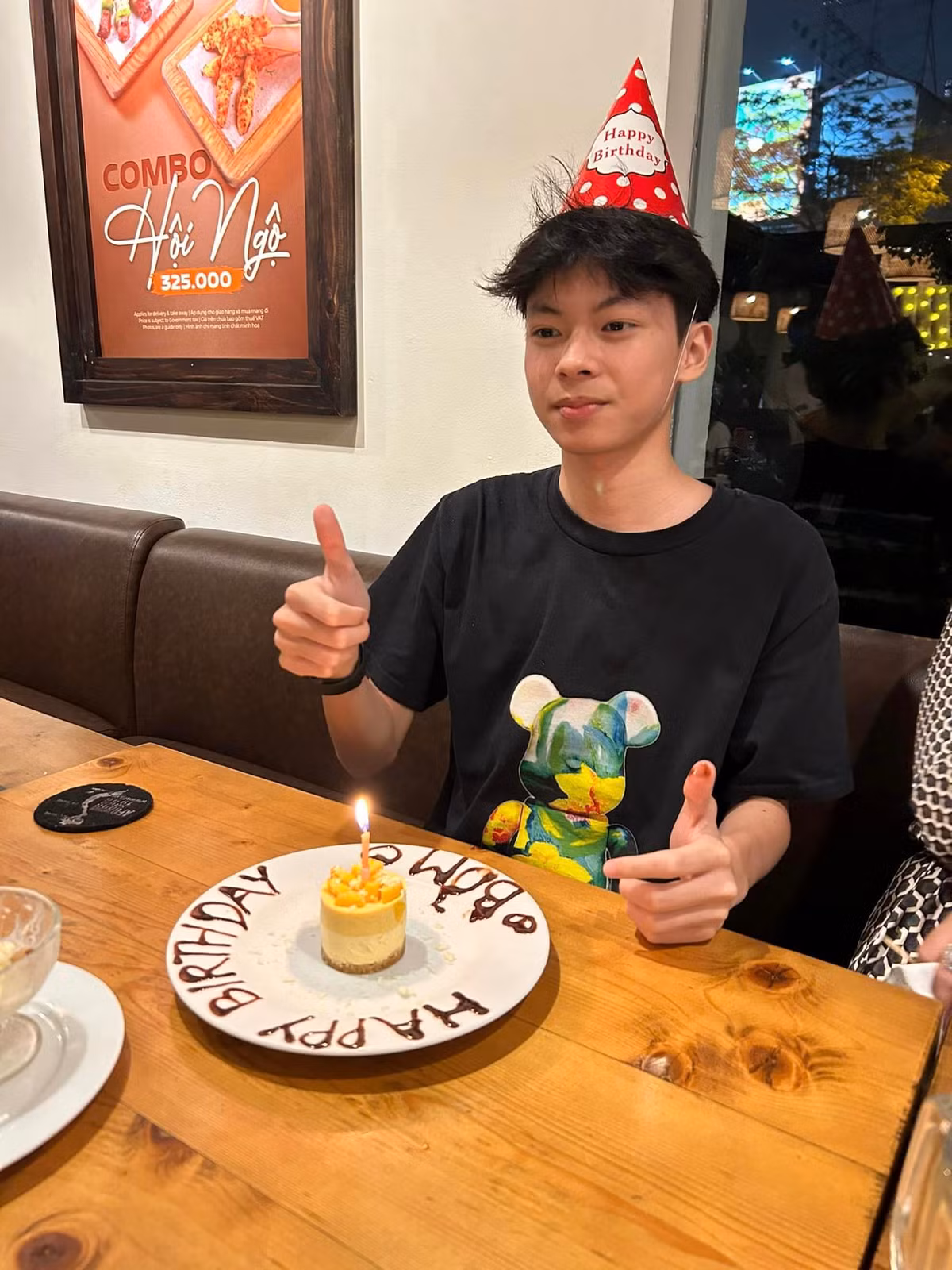 Con trai của Trần Lực đang học ở một trường quốc tế với học phí đắt đỏ và có thành tích học tập khá tốt.