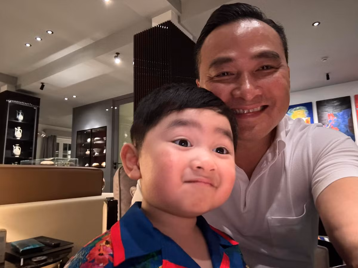 Diễn viên Chi Bảo đăng hình ảnh biểu cảm hài hước của con trai. Ảnh: FB Chi Bảo