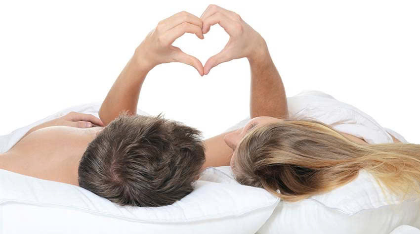 Thường các cặp đôi không ưu tiên cho "chuyện ấy" vào buổi sáng, nhưng "yêu" khoảng thời gian này lại rất có lợi cho sức khỏe. Ảnh minh họa