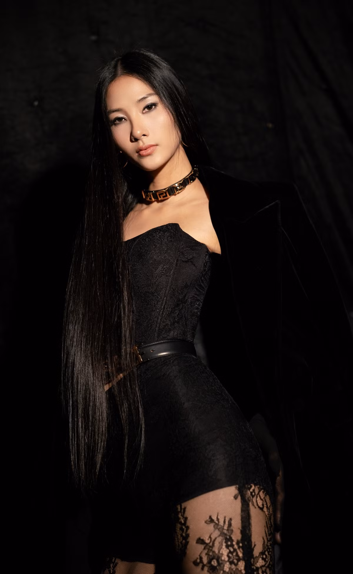 Khi đã đạt được vị thế riêng trong giới thời trang, Hoàng Thùy quyết định dự thi Hoa hậu Hoàn vũ Việt Nam 2017. Hoàng Thùy được đánh giá cao, xứng đáng với ngôi vị Á hậu 1. Ảnh: FBNV