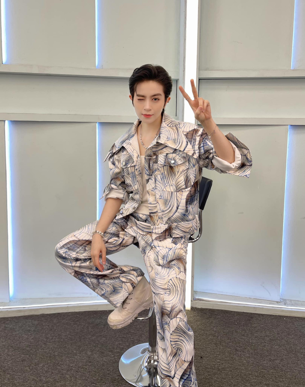 "Bông hồng lai" showbiz Việt Gil Lê sở hữu "vẻ đẹp phi giới tính". Giọng ca sinh năm 1991 mang trong mình 3 dòng máu: Việt - Hoa - Campuchia. Ảnh: FB Gil Lê