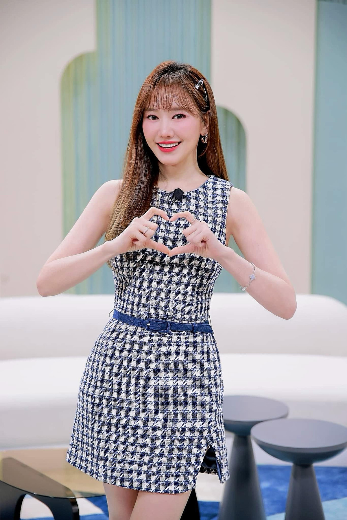 " Bông hồng lai" Hari Won có tổ ấm viên mãn với MC Trấn Thành. Hơn 7 năm lấy chồng, nữ ca sĩ được nhận xét nhan sắc ngày càng thăng hạng. Ảnh: FB Hariwon