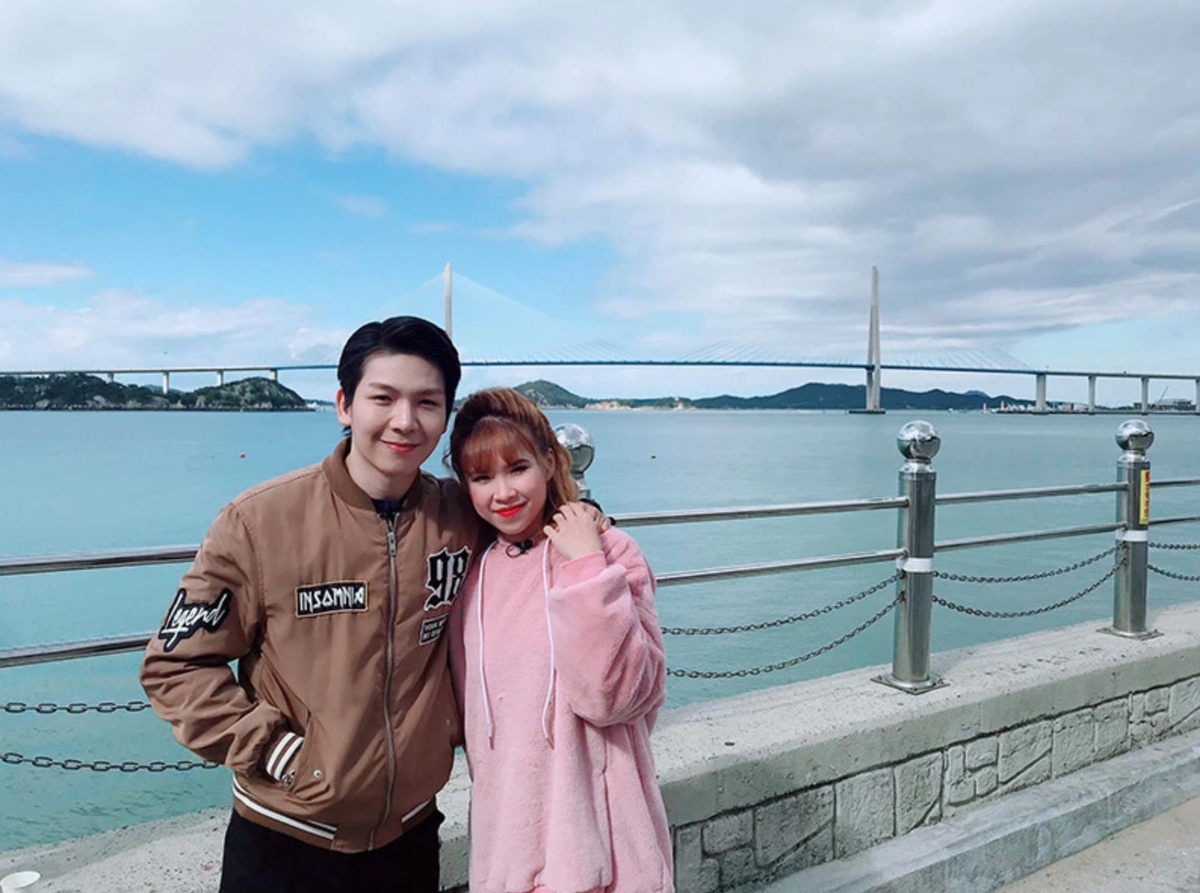 Mặc dù không có con chung và bị cho rằng đây là cuộc hôn nhân kỳ lạ, nhưng Khởi My và Kelvin Khánh vẫn luôn hạnh phúc. Ảnh: FBNV