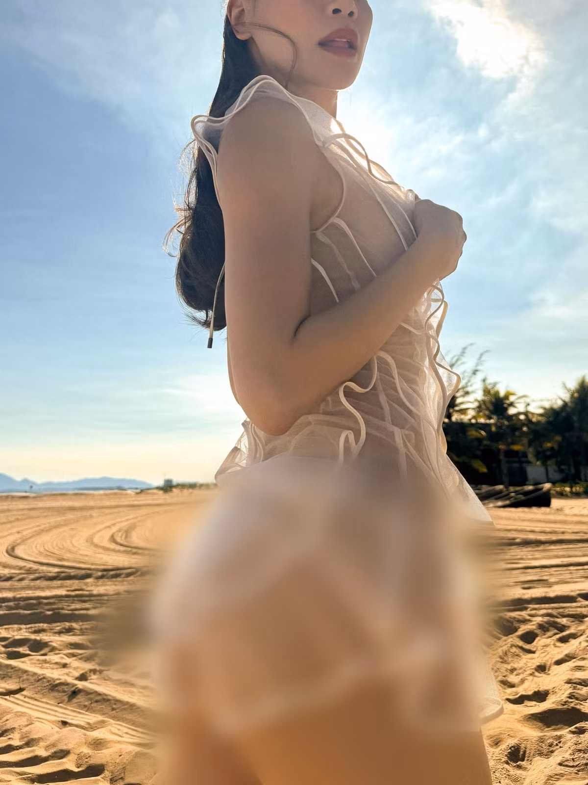 Ngay sau khi đăng tải, loạt ảnh của Hồ Ngọc Hà đã nhanh chóng thu hút sự chú ý của người hâm mộ.