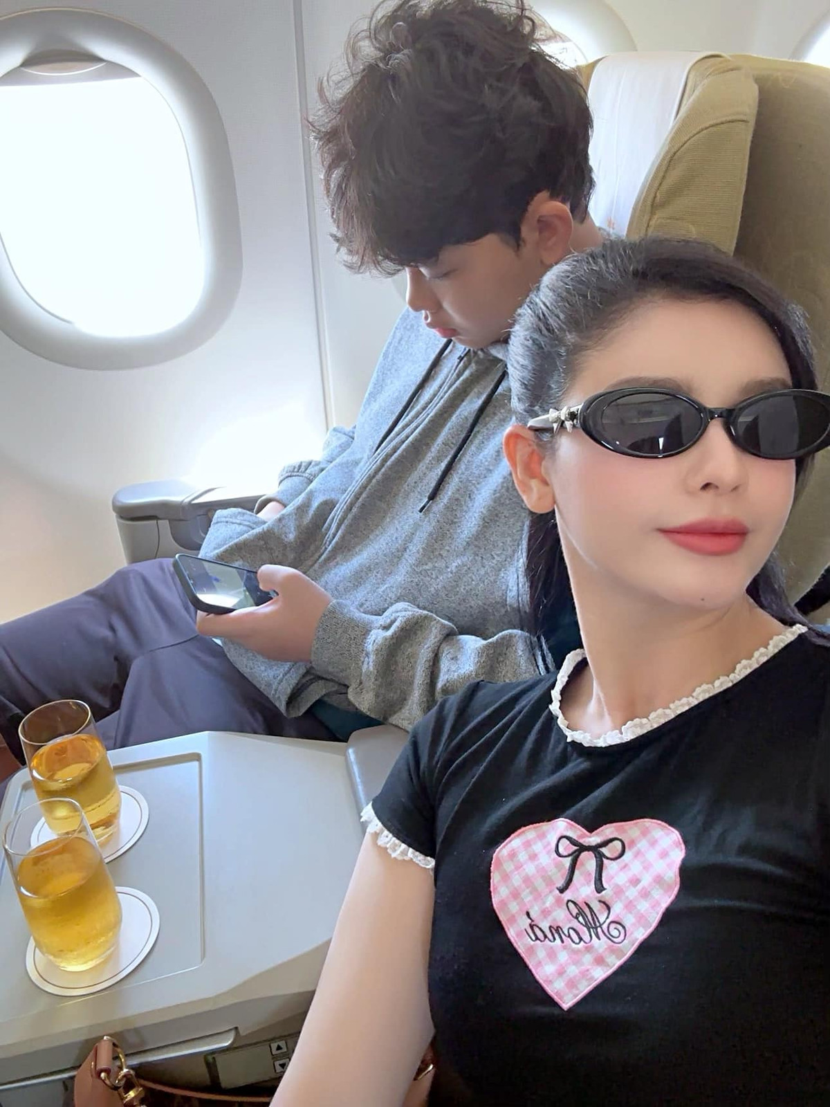 Trương Quỳnh Anh đưa con trai đi du lịch trải nghiệm. Ảnh: FB Trương Quỳnh Anh