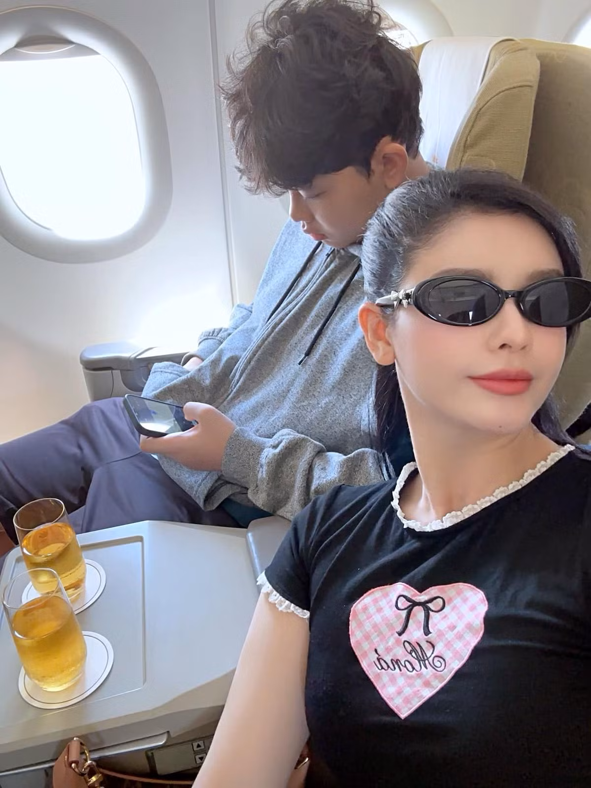 Trương Quỳnh Anh đưa con trai đi du lịch trải nghiệm. Ảnh: FB Trương Quỳnh Anh