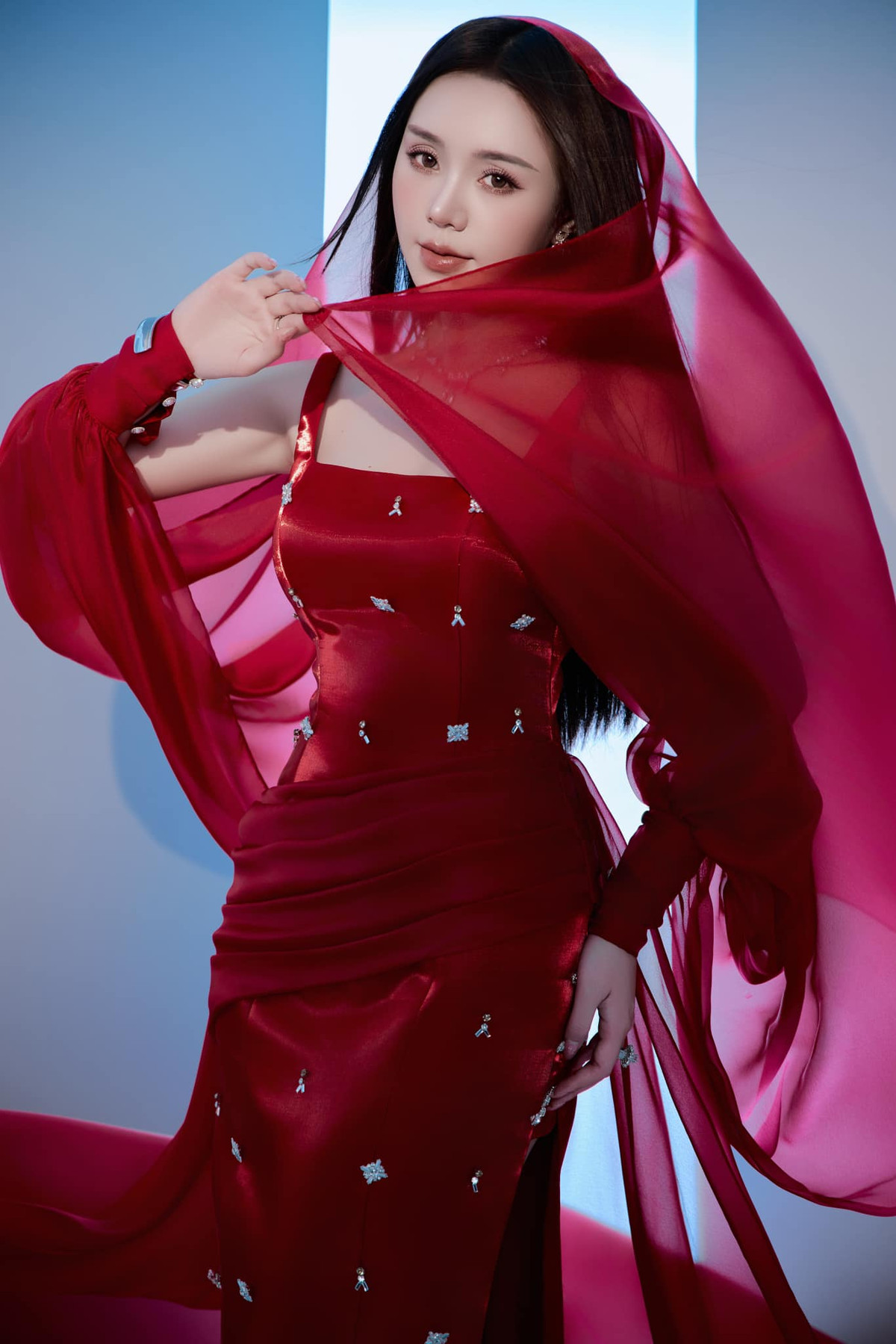 "Ta kiêu ngạo trong mắt người ghét ta, thiện lành trong mắt người biết ta và tuyệt vời trong mắt người thương ta", diễn viên Quỳnh Kool bày tỏ. Ảnh: FB Quỳnh Nguyễn